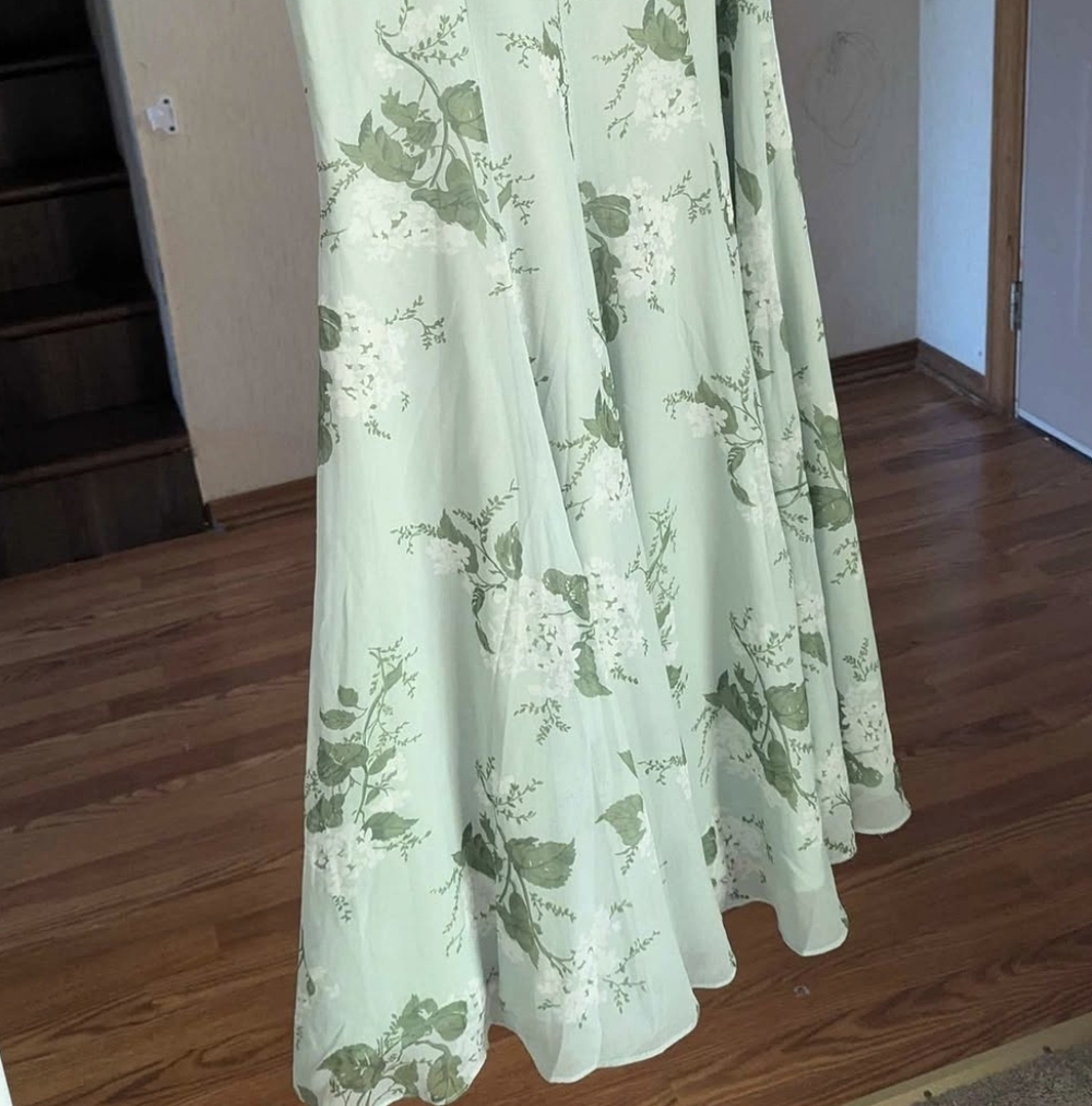 AW Bridal Elegant Floral One-Shoulder Dress Size 6 - Picture 4 of 7